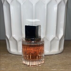 ❤️Jimmy Choo Illicit Perfume with Pink Hue